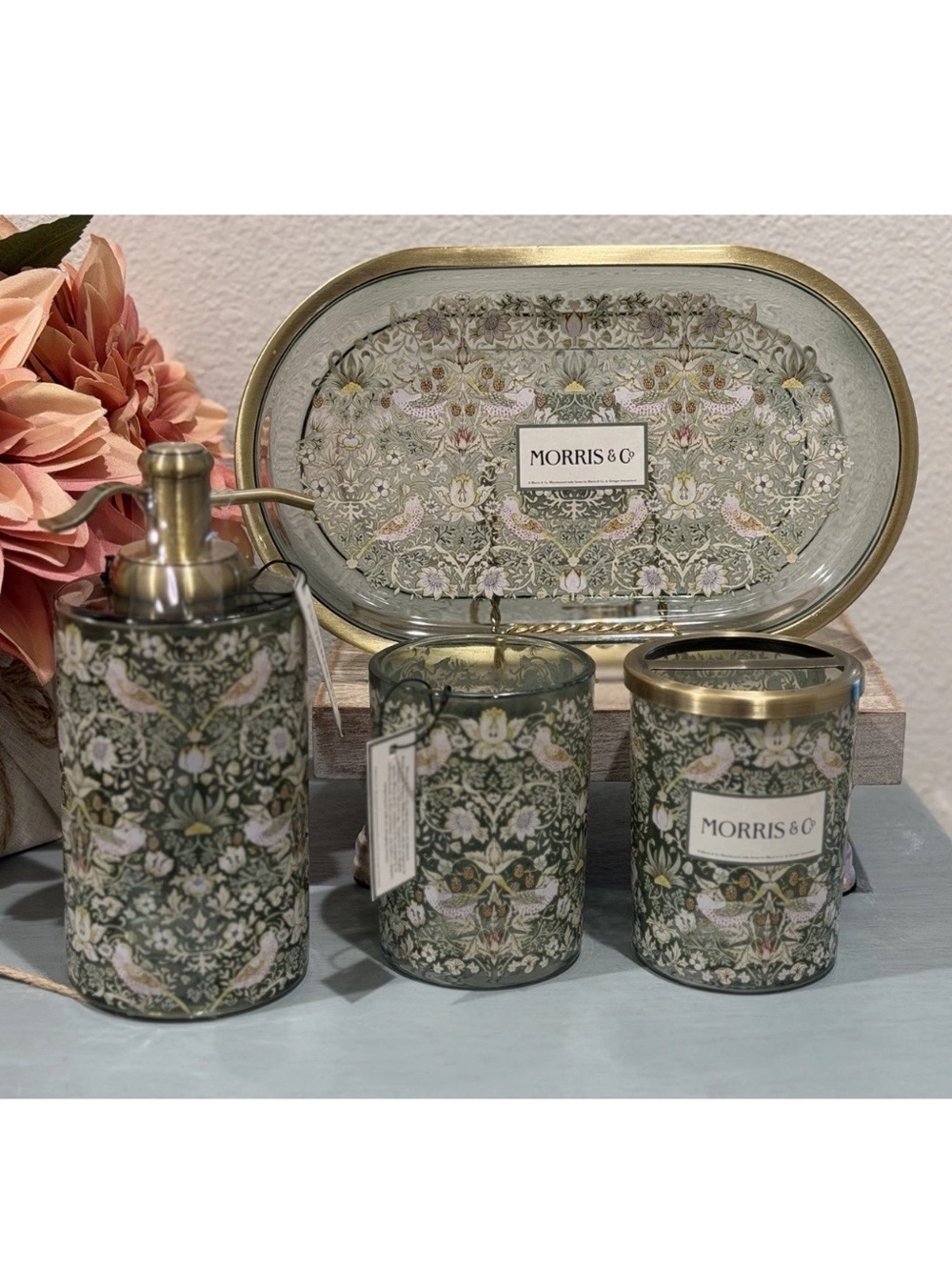 New Morris & Co Heavy Glass Green Strawberry Thief Bath Vanity
Accessories 4 Pc